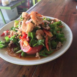 ยำถั่วพลูกุ้งสด
