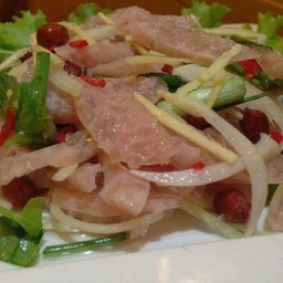 ยำแหนมสด