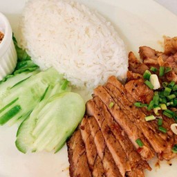 ข้าวหมูย่างจิ้มแจ่ว