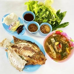 มิสเตอร์ปัณณ์ เมี่ยงปลาหมุน  ตลาดก้านเหลือง
