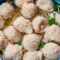 ก๋วยเตี๋ยวน้ำใสหมูเด้ง