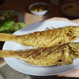 ปลาแดงทอดขมิ้น
