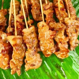 หมูปิ้ง3บาท ข้าวกล่อง20บาท