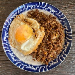 ข้าวเนื้อผัดกระเทียม ตาฟลุ๊ค