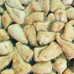 ลูกชิ้นทอดแม่อ้อน(จรัญสนิทวงศ์)