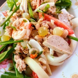 ยำรวม+ไข่ปลา