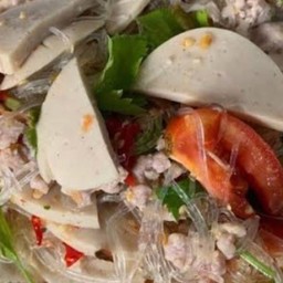 ยำวุ้นเส้นใส่หมูยอ