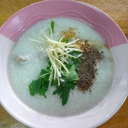 พี่ปู ข้าวต้มโจ๊ก เกาเหลาเลือดหมู