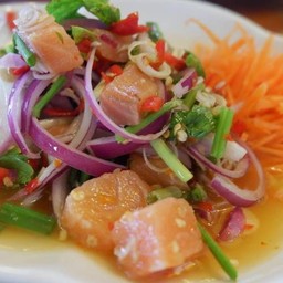 ยำแซลมอน