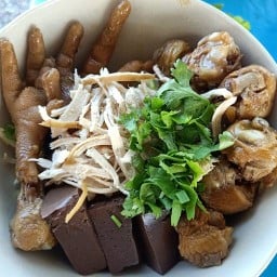 ก๋วยเตี๋ยวไก่มะระ ชายนา