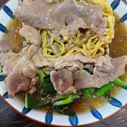 ราดหน้าหมู