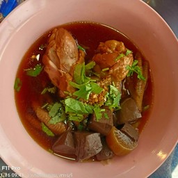 ก๋วยเตี๋ยวไก่ตุ๋น