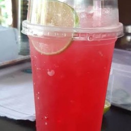 น้ำแดงมะนาวโซดา