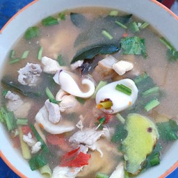 ต้มยำรวมมิตรน้ำใส