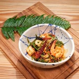 ยำผักกูดใส่กุ้ง