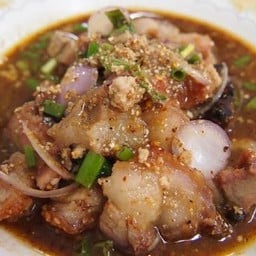 น้ำตกคอหมูย่าง