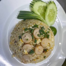 ข้าวผัดไส้กรอก