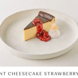 Burnt cheesecake strawberry jam
