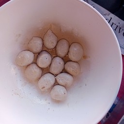 ลูกชิ้นลวก