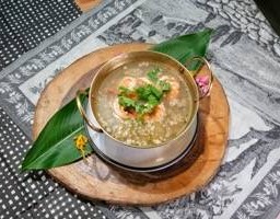 ต้มบ๊วย หมูสับและกุ้งสับ