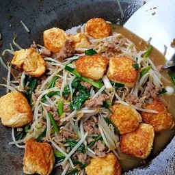 ผัดถั่วงอกเต้าหู้หมูสับ