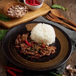 ข้าวราดกะเพราเนื้อลาย (โคตรนุ่ม)