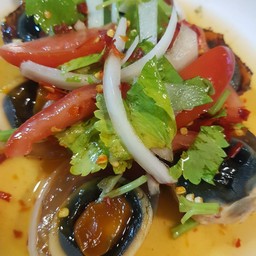 ยำไข่เยี่ยวม้า