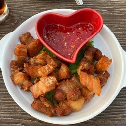 หมูสามชั้นทอดน้ำปลา