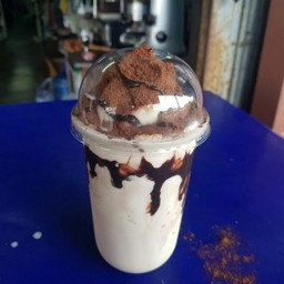นมหมีปั่นภูเขาไฟไมโล