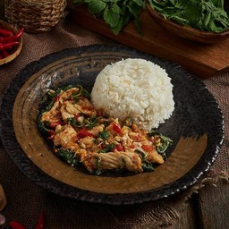 ข้าวราดกะเพราไก่ชิ้น