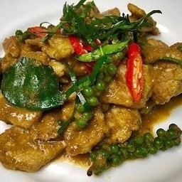 ผัดพริกแกง (กับข้าว)