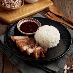 ข้าวหมูกรอบจิ้มแจ่ว