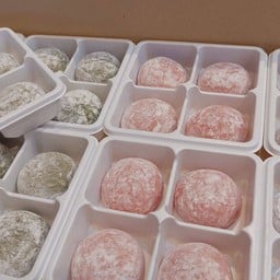 ไดฟูกุโมจิ รสสตรอเบอรี่ 4 ชิ้น