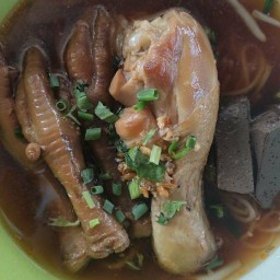 ก๋วยเตี๋ยว ร้านมาร์ยู