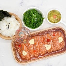 อัศวินหมูปิ้งโบราณ&หมูกรอบ อาหารอิสาน และเครื่องดื่ม