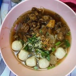 ก๋วยเตี๋ยวโกเด้ง-โฮเด้ง หน้าหมู่บ้านบัวทอง