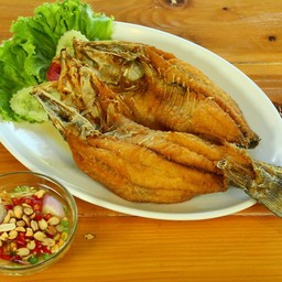 ปลากะพงทอดน้ำปลา
