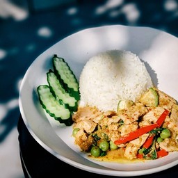 ข้าวแกงเผ็ดหมู