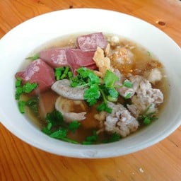 เกาเหลาเลือดหมู