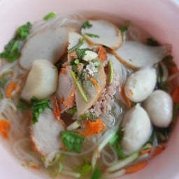 เจ้แดง อาหารตามสั่ง