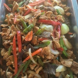 ร้านข้าวแกงคุณแตน