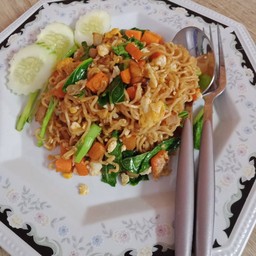 ผัดมาม่า