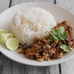 ข้าวหมูกระเทียม