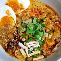 ก๋วยเตี๋ยวแกงเนื้อ