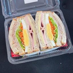 จัมโบ้(แฮมชีส ไข่ดาวและทูน่า)