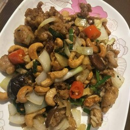 ไก่ผัดเม็ดมะม่วง