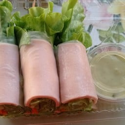 สลัดโรลแป้งแฮมหมู