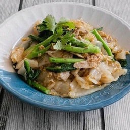 ผัดซีอิ้วหมูเส้นใหญ่