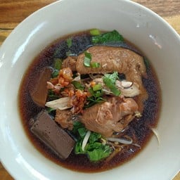 ก๋วยเตี๋ยวไก่ตุ๋นมะระ สูตรโบราณ