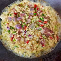 ไข่เจียวฟูทรงเครื่อง(กับข้าว)